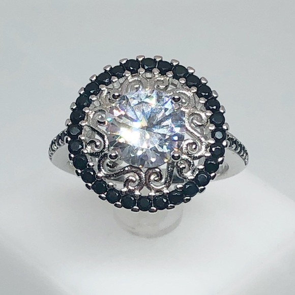 Beautiful sterling silver black spinel ring - Picture 5 of 6